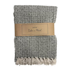 Take A Plaid TAP 2 Armygreen – effen armygreen plaid van gerecycled katoen, opgevouwen met banderol